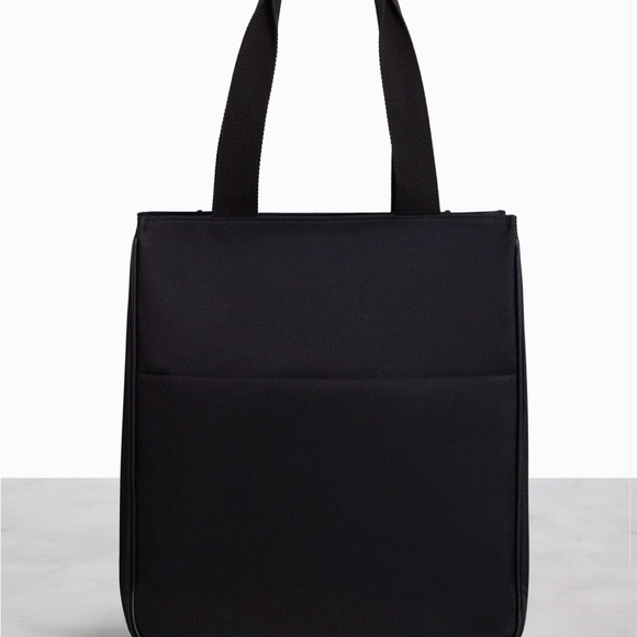 Béis - The North To South Tote
in Black - Picture 5 of 6